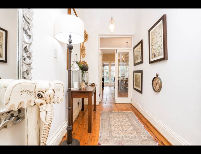 4 BEDROOM FREEHOLD FOR SALE IN ESSENWOOD